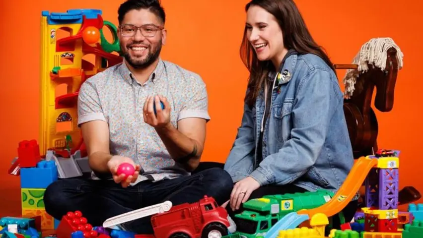 Lauren and Eddie Cuevas of the CarSeat Questions podcast