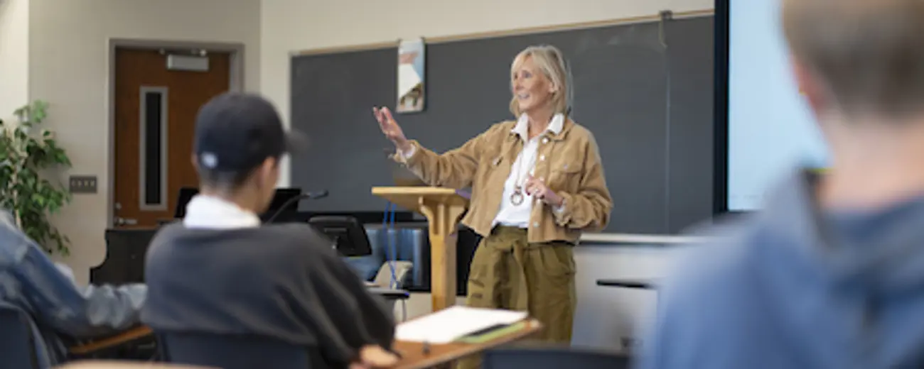 Moody Bible Institute professor Elizabeth Smith teaches undergraduate students.
